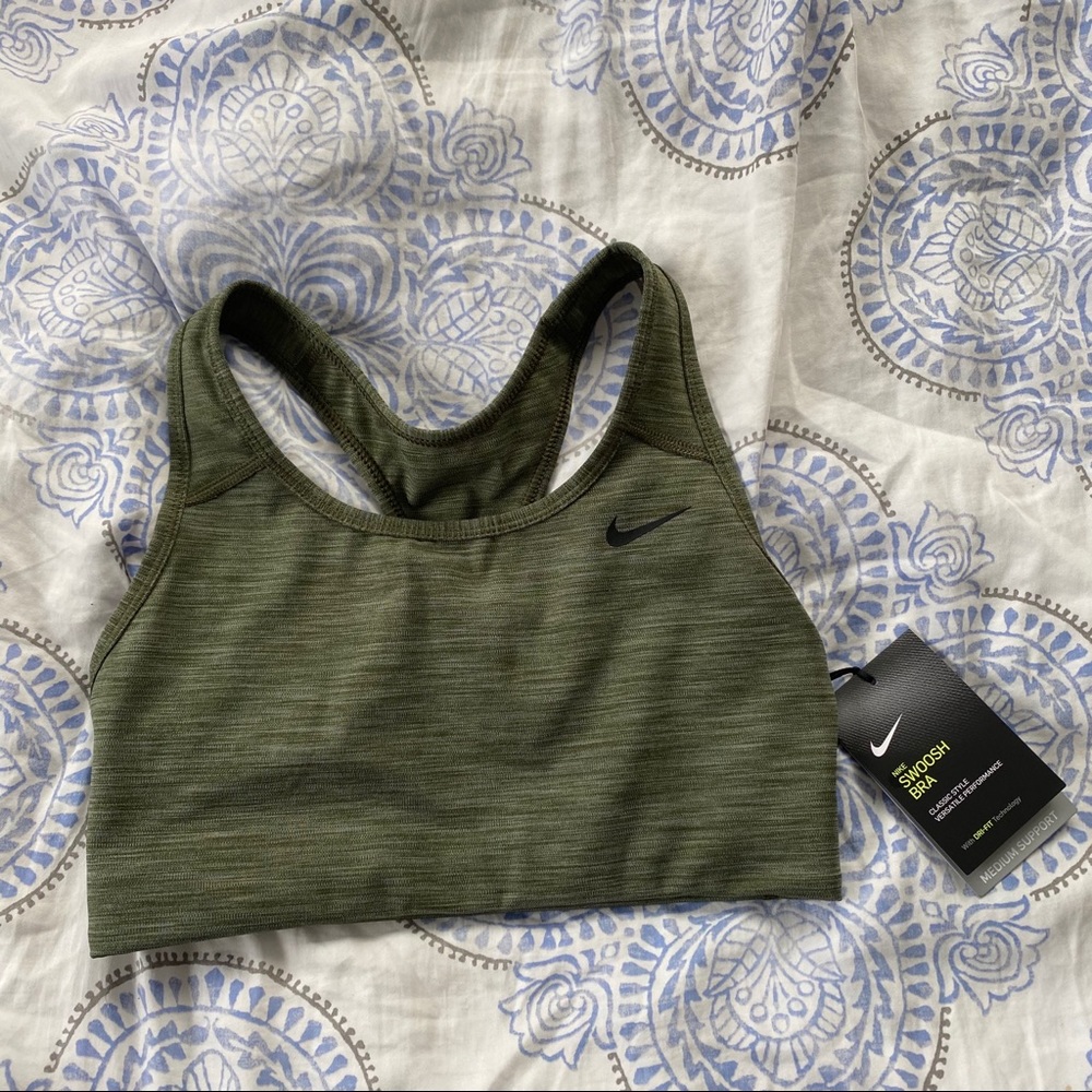 Nike Swoosh Bra